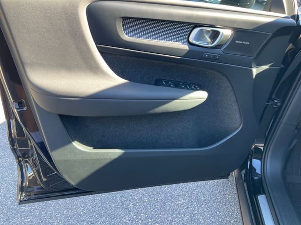 New 2026 Volvo XC40 B5 Ultra Black Edition SUV