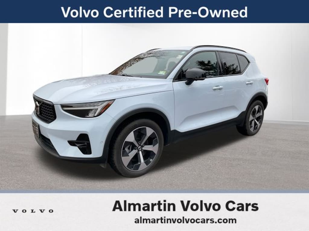 Certified 2025 Volvo XC40 B5 Plus Dark Theme SUV