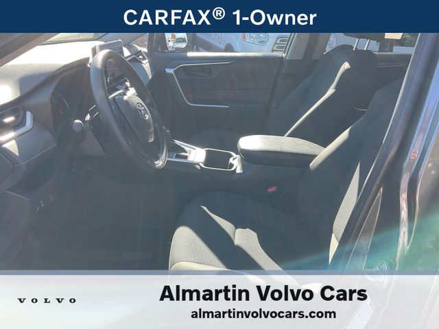 2023 Toyota RAV4 LE photo 2