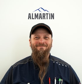 Staff member Seamus Cooke from ID_e8afe7