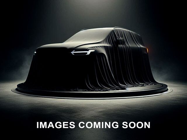 2025 Volvo XC40 B5 Plus Dark Theme SUV