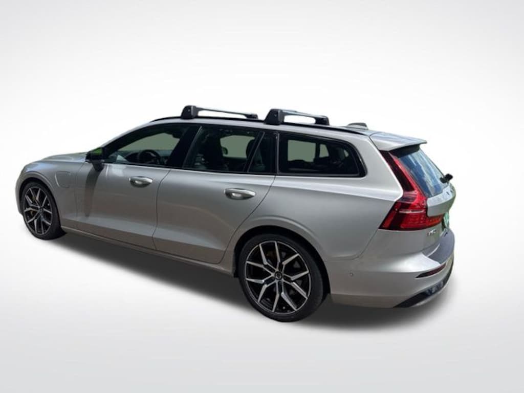 Certified 2024 Volvo V60 plug-in hybrid T8 Polestar Engineered Wagon