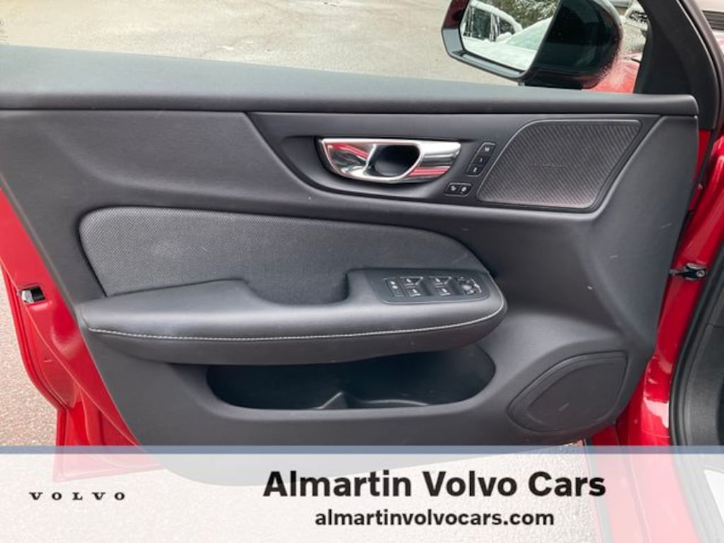 Used 2019 Volvo S60 T6 R-Design Sedan