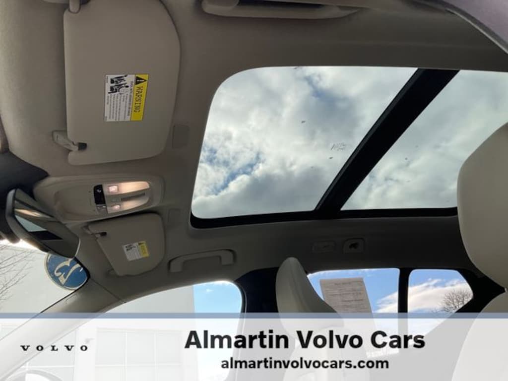 Certified 2023 Volvo XC40 B5 AWD Plus Dark SUV