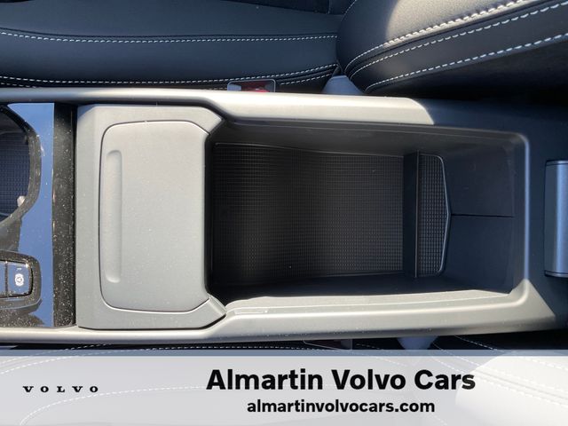 2026 Volvo XC40 Ultra Black Edition - Photo 28