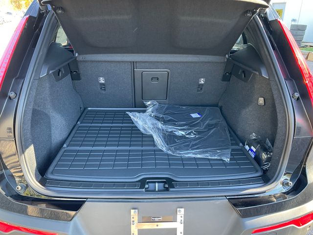 2026 Volvo XC40 Ultra Black Edition - Photo 12