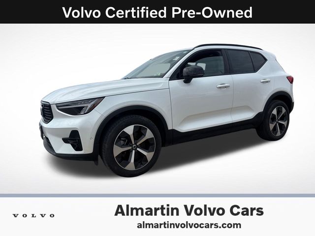 2025 Volvo XC40 Plus