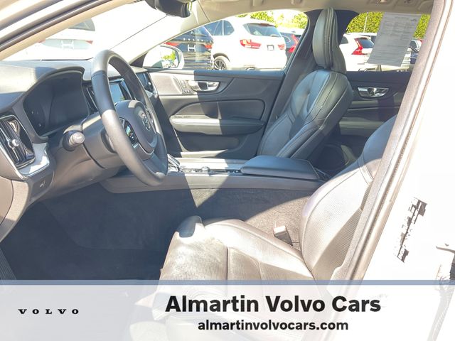 2023 Volvo V60 Cross Country B5 AWD Ultimate photo 3