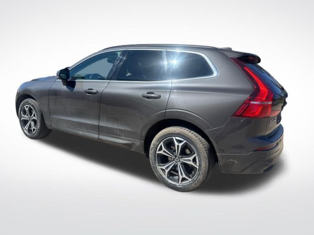 Certified 2022 Volvo XC60 B5 AWD Momentum SUV