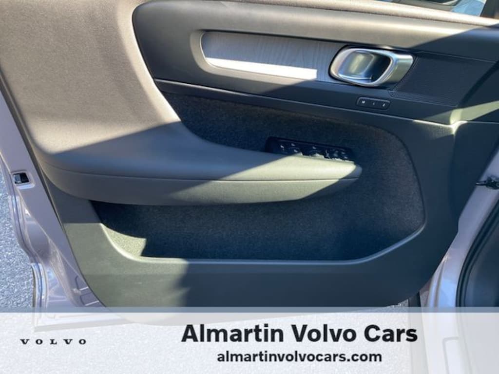 New 2026 Volvo XC40 B5 Plus SUV