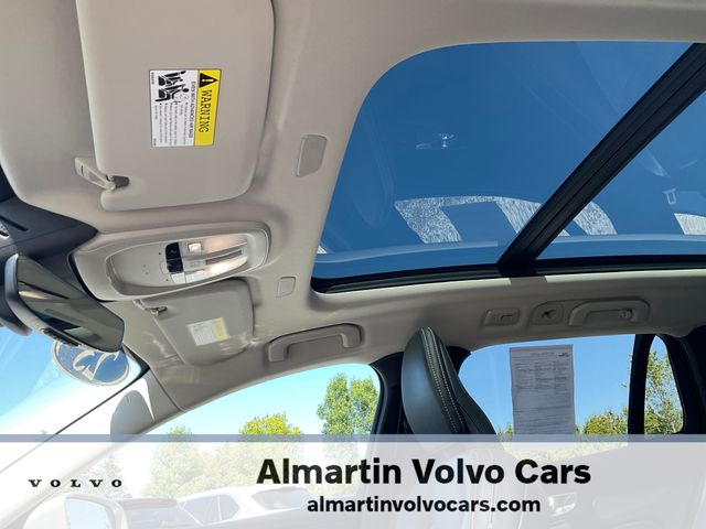 2023 Volvo V60 Cross Country B5 AWD Ultimate photo 2