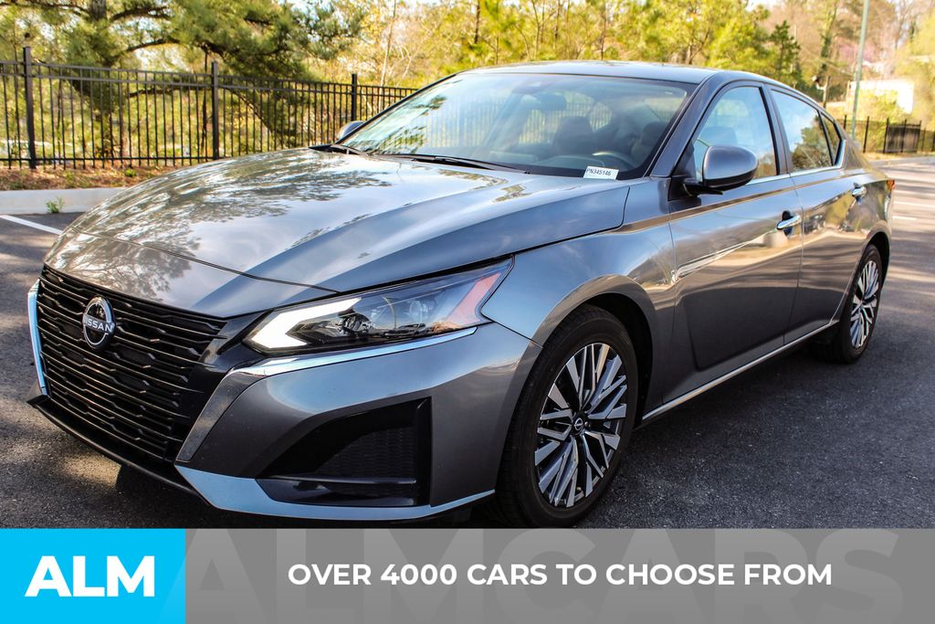 2023 Nissan Altima 2.5 SV photo 2