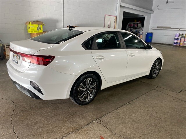 2023 Kia Forte LXS photo 4