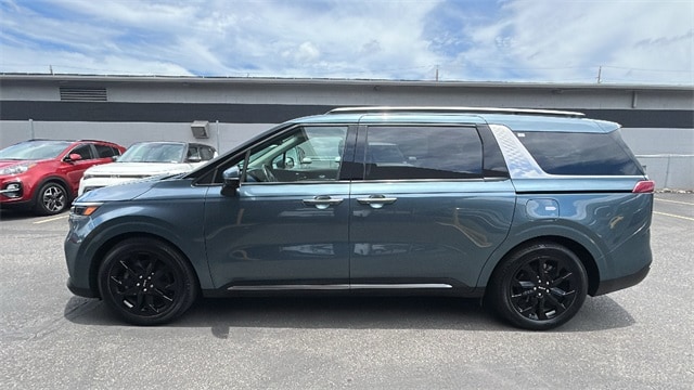 Used 2023 Kia Carnival SX with VIN KNDNE5H32P6229662 for sale in Honolulu, HI