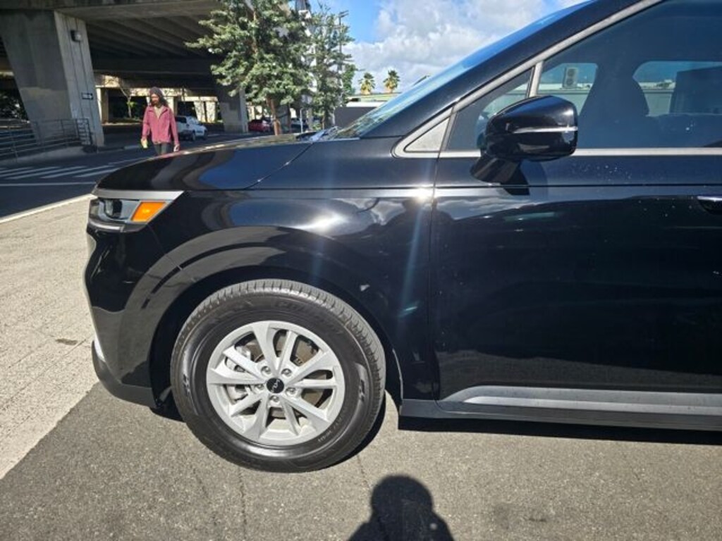 Certified 2024 Kia Carnival LX Seat Package MPV