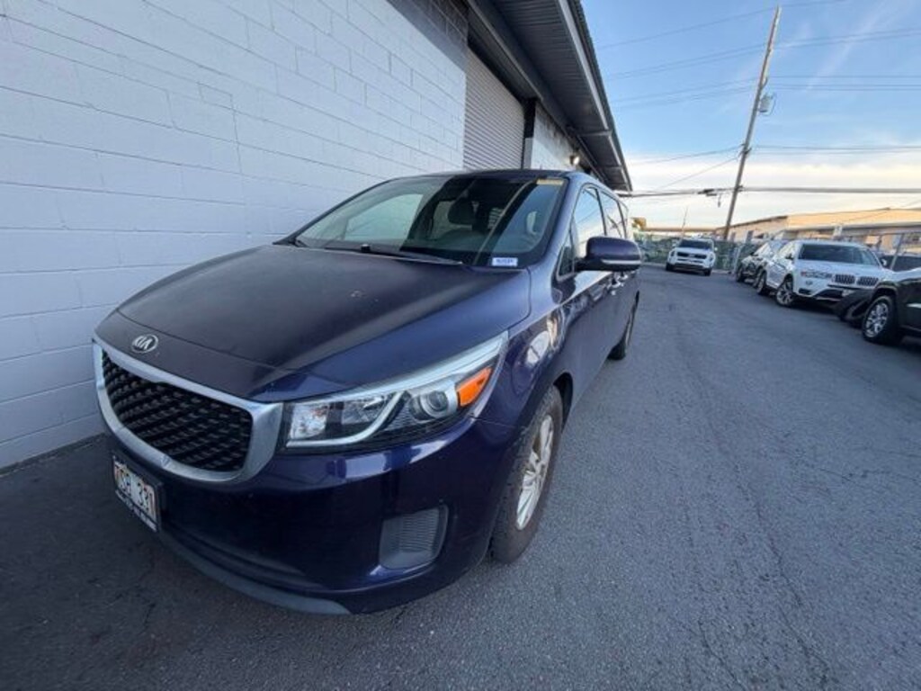 Used 2018 Kia Sedona LX Van Passenger Van
