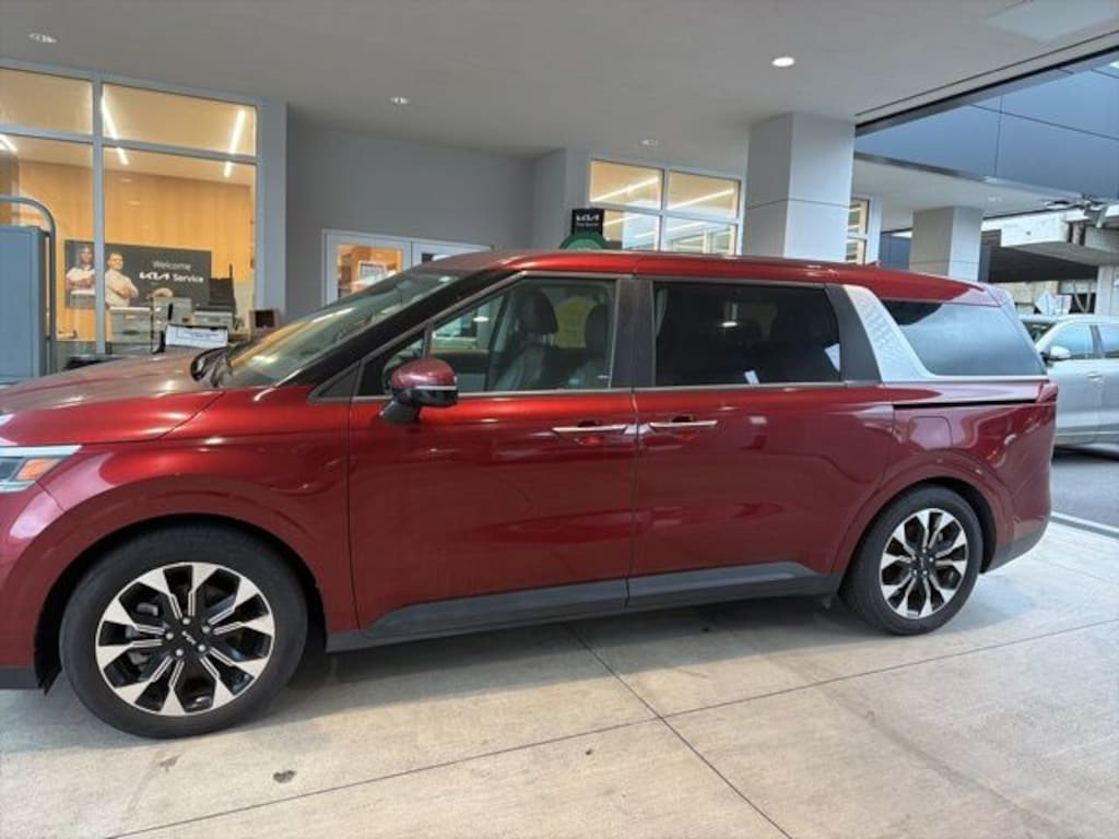 Used 2022 Kia Carnival EX MPV