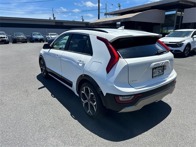 2024 Kia Niro Plug-In Hybrid SX Touring photo 4