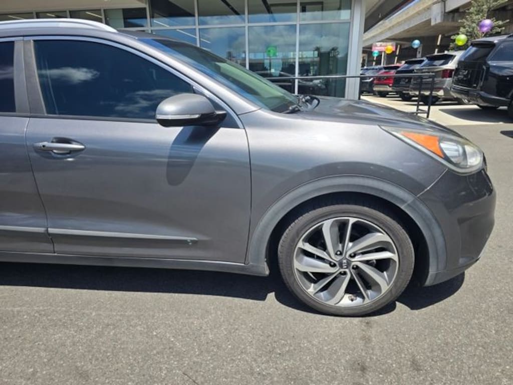 Used 2018 Kia Niro Touring SUV