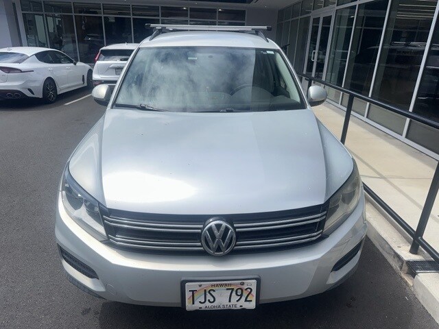 2015 Volkswagen Tiguan S photo 2