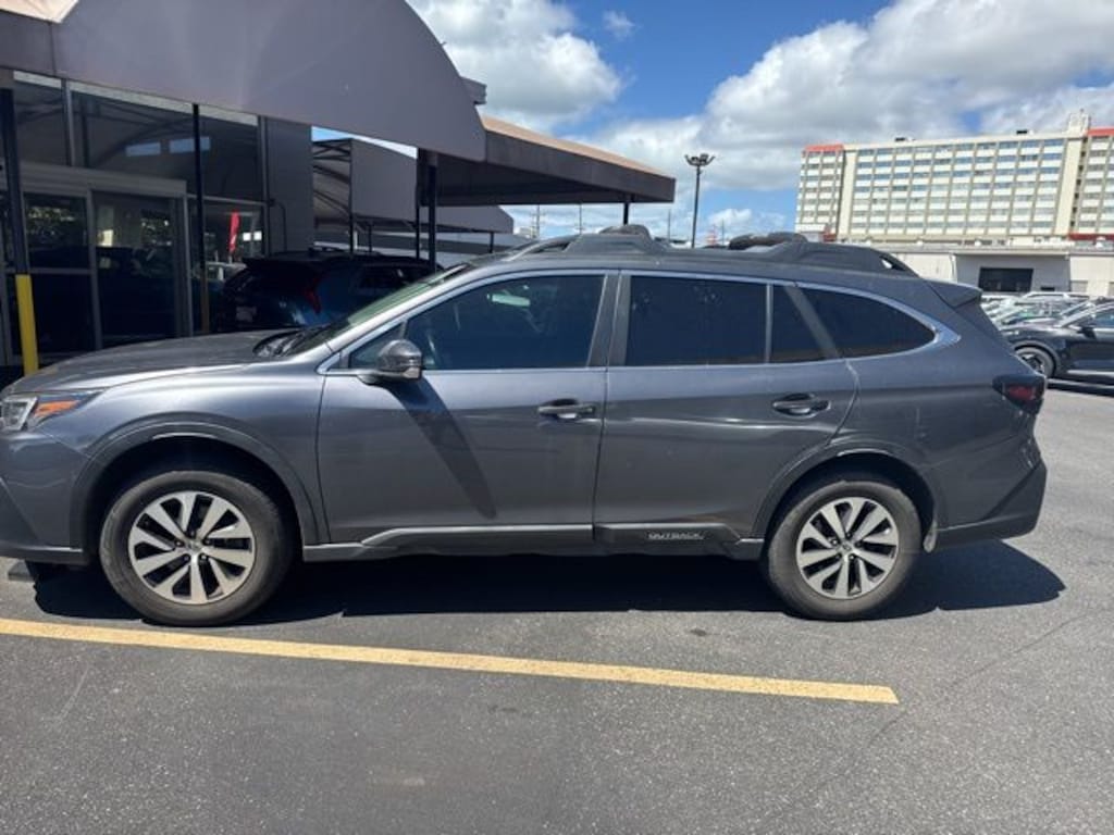 Used 2022 Subaru Outback Premium SUV
