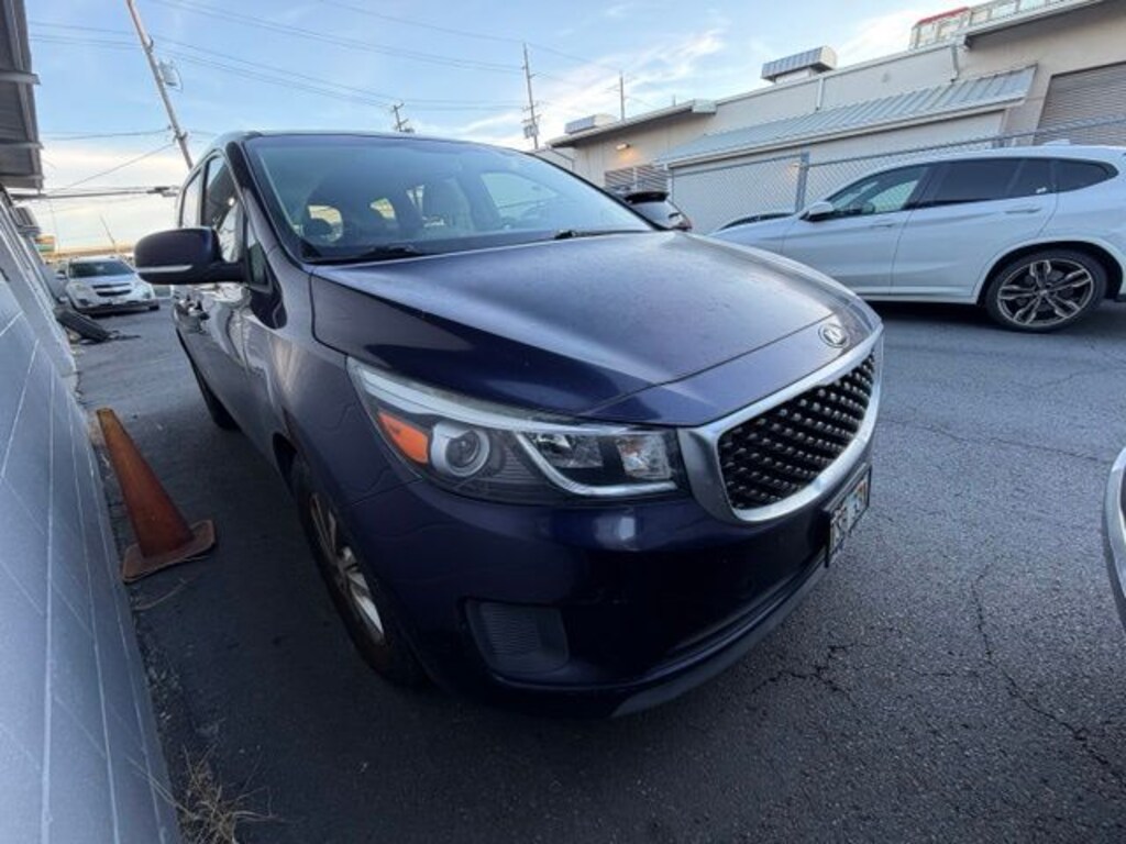 Used 2018 Kia Sedona LX Van Passenger Van