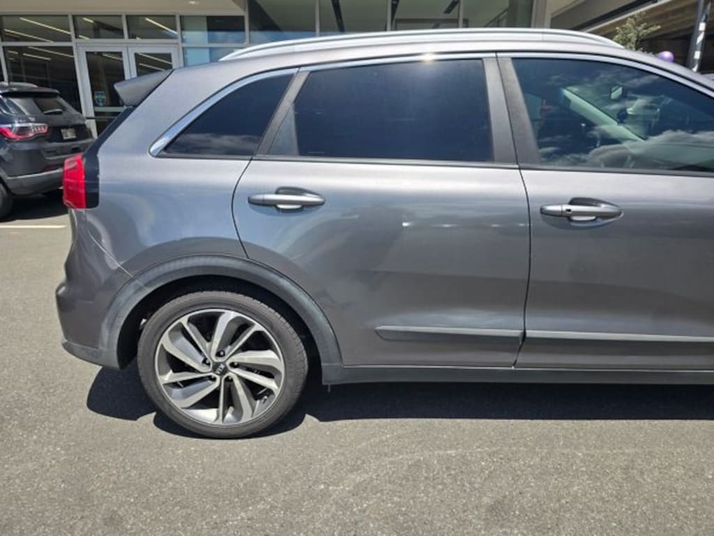 Used 2018 Kia Niro Touring SUV