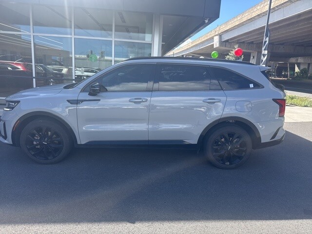 2022 Kia Sorento SX photo 2