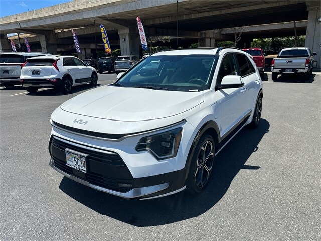 2024 Kia Niro Plug-In Hybrid SX Touring photo 2