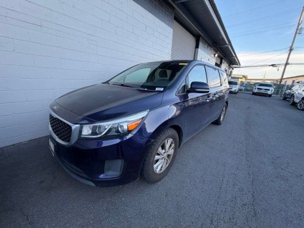 Used 2018 Kia Sedona LX Van Passenger Van