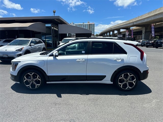 2024 Kia Niro Plug-In Hybrid SX Touring photo 3