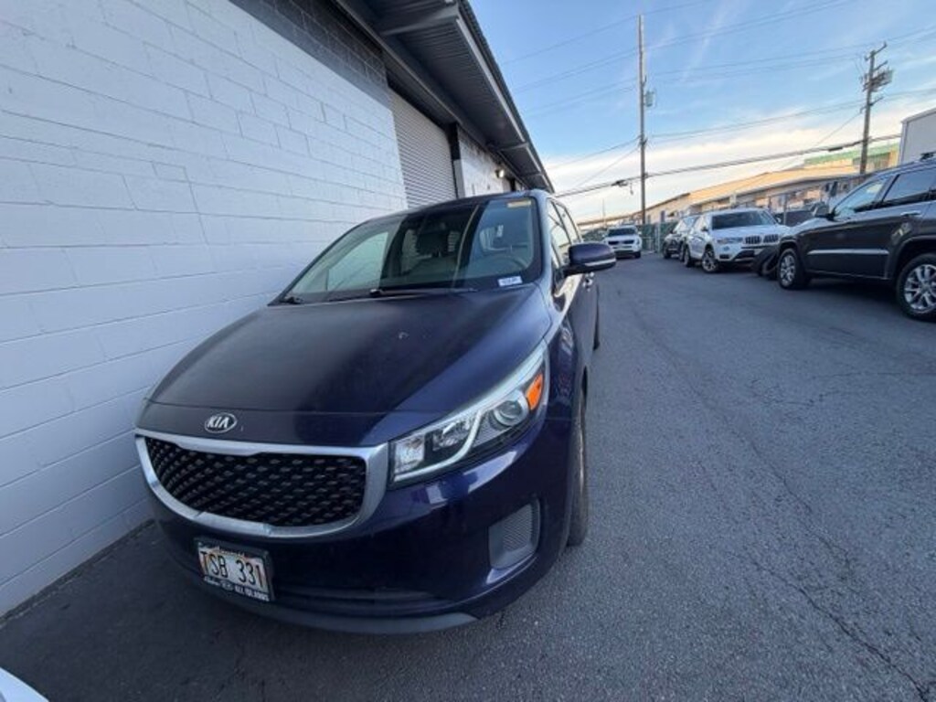 Used 2018 Kia Sedona LX Van Passenger Van