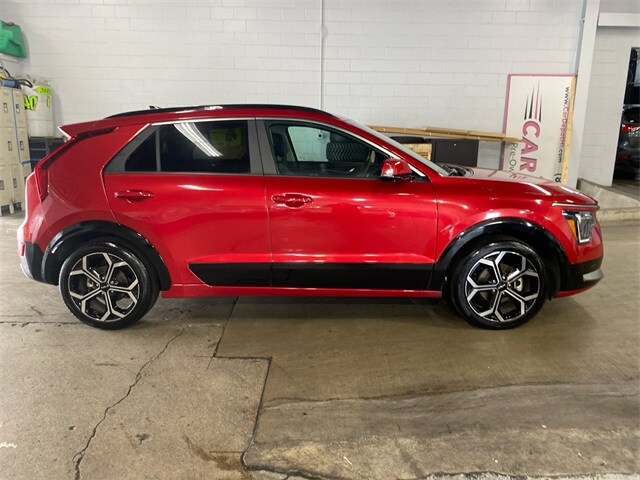 2024 Kia Niro EX Touring photo 3