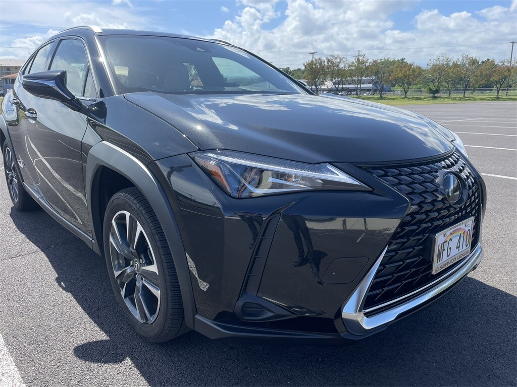 2021 Lexus UX 200 photo 2