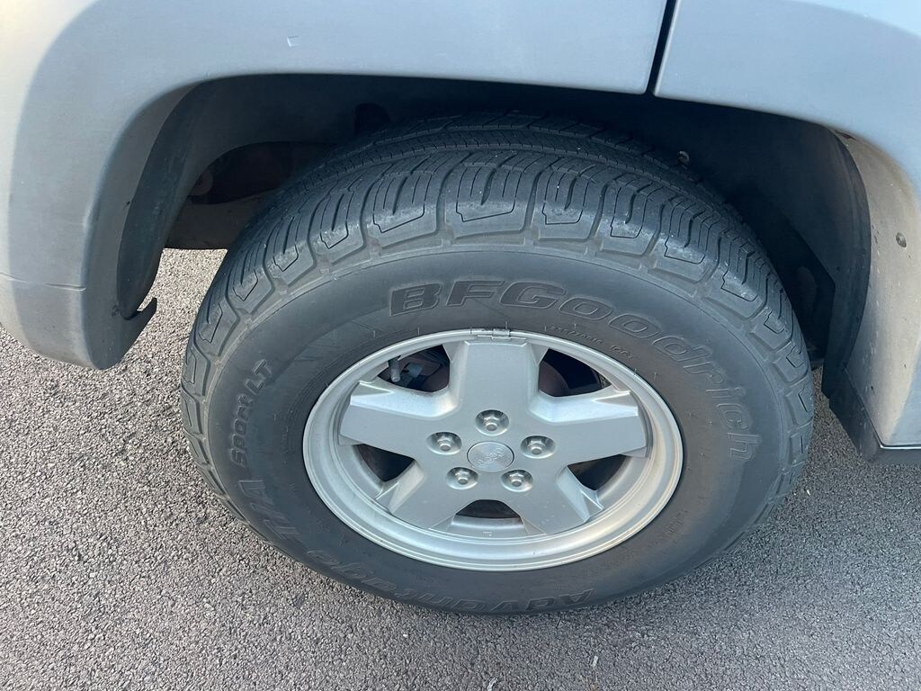 Used 2005 Jeep Liberty Sport SUV