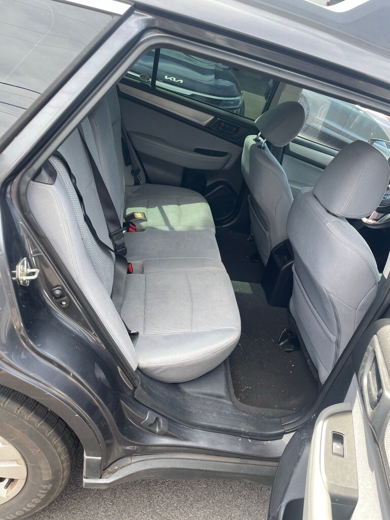Image 4 of 2019 Subaru Outback 2.5i SUV