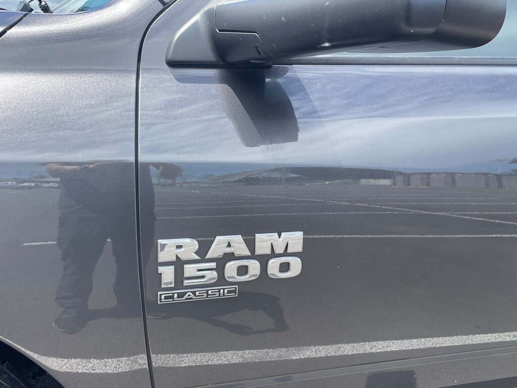 2023 Ram 1500 Classic Tradesman photo 3