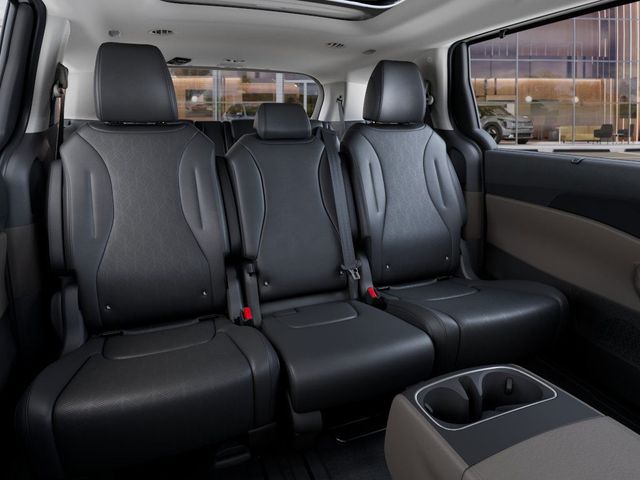 2026 Kia Carnival SX - Photo 16