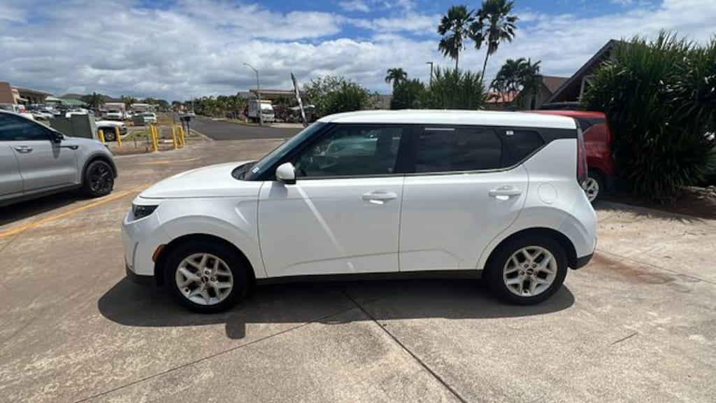 Certified 2023 Kia Soul LX Hatchback