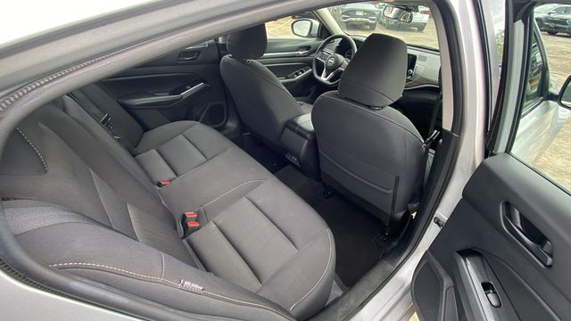 2023 Nissan Altima SV - Photo 9
