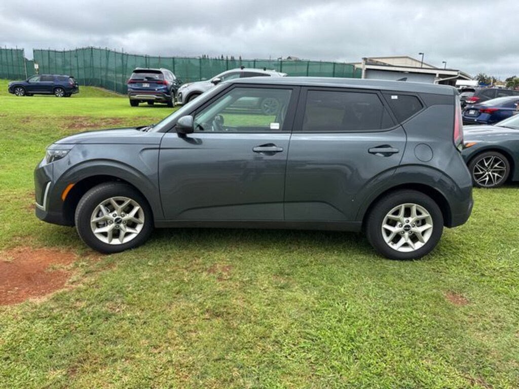 Used 2025 Kia Soul LX Hatchback