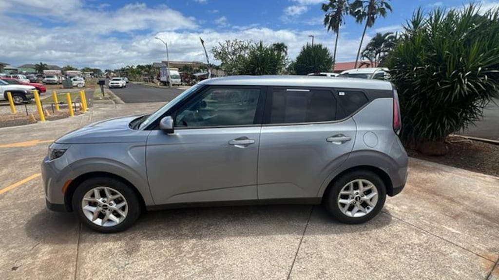Certified 2023 Kia Soul LX Hatchback