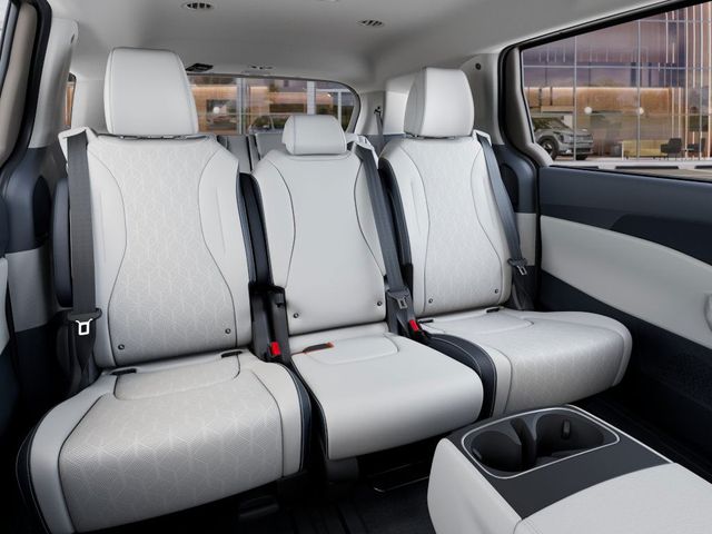 2026 Kia Carnival EX - Photo 14