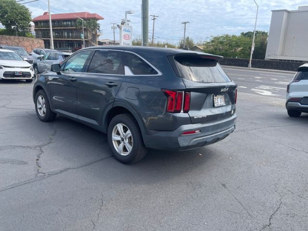 Used 2023 Kia Sorento LX SUV