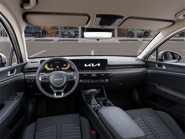 2025 Kia K5 LXS - Photo 14