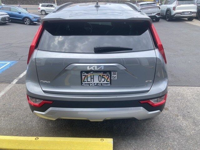 2023 Kia Niro LX photo 2