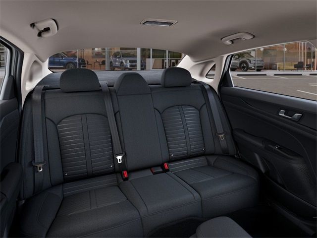2025 Kia K5 LXS - Photo 16
