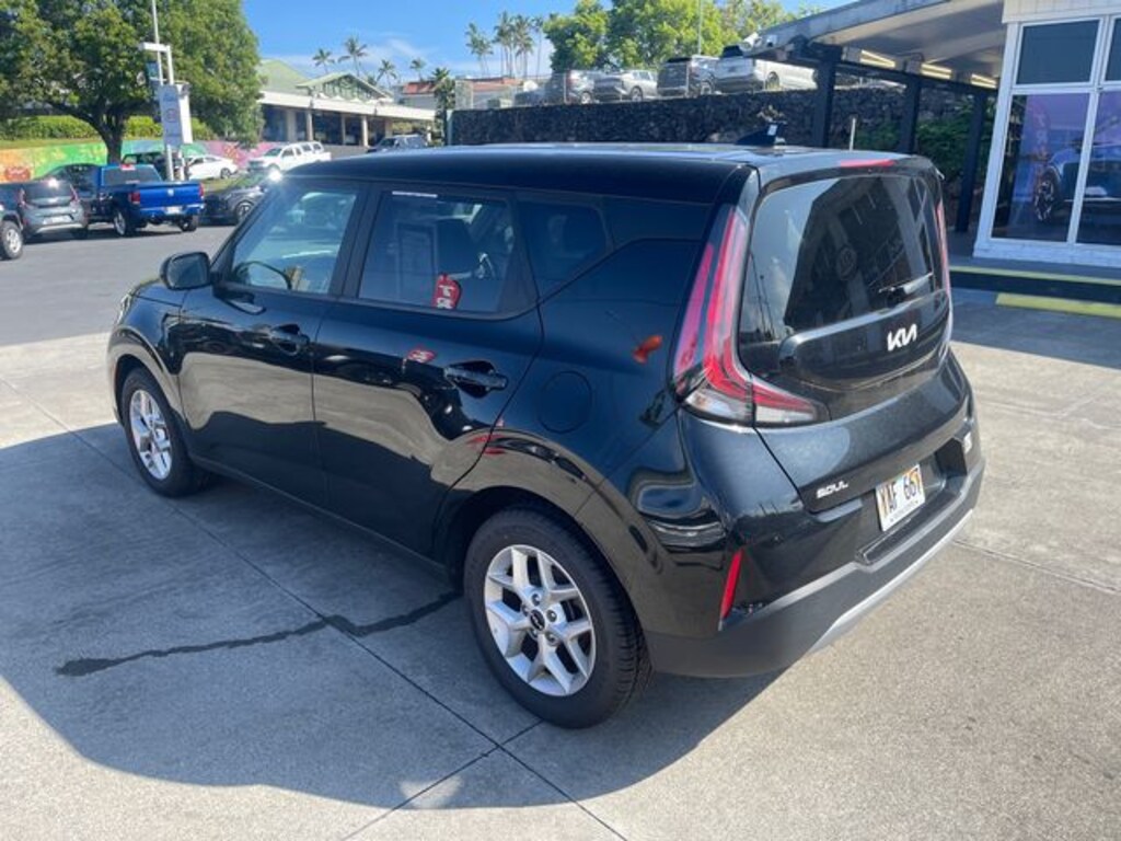 Used 2025 Kia Soul LX Hatchback