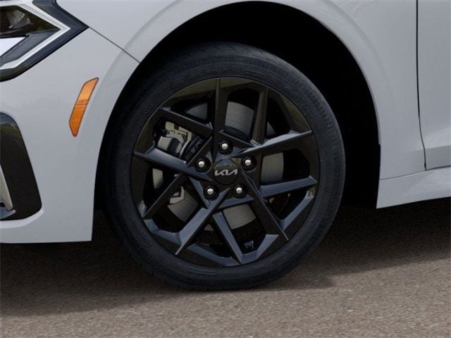 2025 Kia K5 LXS - Photo 9