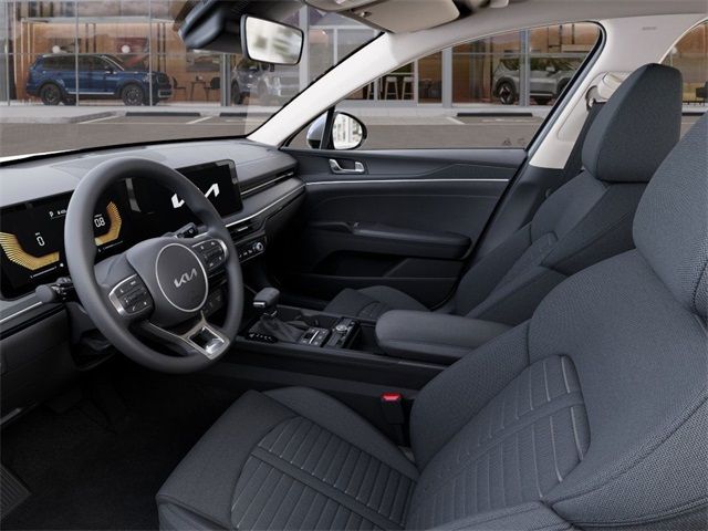 2025 Kia K5 LXS - Photo 17